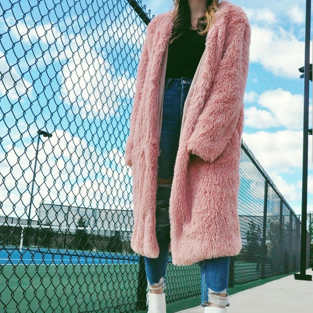 $3.99 shipping if u BUY NOW - Pink Faux Fur Coat - Picture 2 of 2